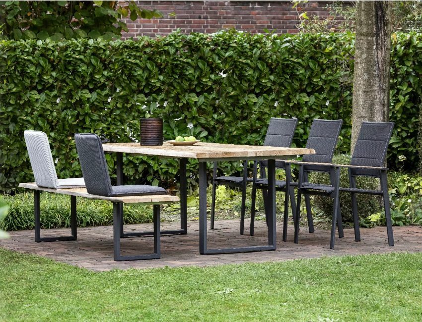 "Niehoff" Gartentisch "Solid" und Bank "Solid" mit Sitzschale "Nette" und Stapelstühlen "Revent"