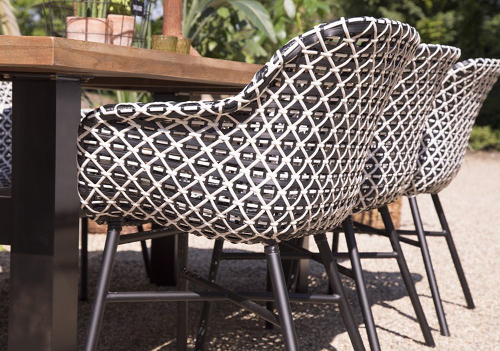 Schwarzes Aluminium und schwarz-weißes Polyrattan beim Stuhl "Delphine" von Hartman