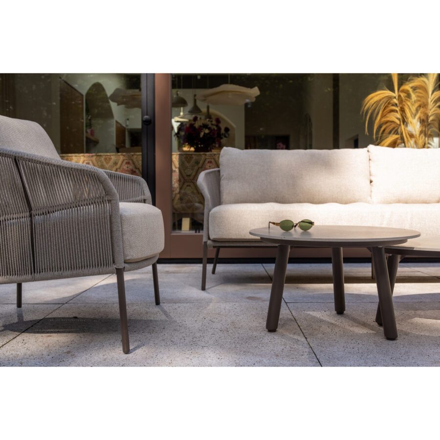 4Seasons Outdoor "Florence" Loungeset, Gestell Aluminium terre, Rope-Bespannung grau/latte, Kissen Olefin beige, mit "Salute" Loungetischen, Tischplatte Keramik grau